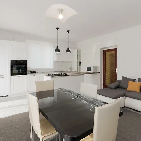 Apartment Beautiful Garden By Rent Istria Porec